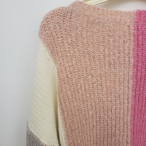 URBAN Outfit.  Colorblock Oversized Plush Sweater Sz Large EUC! - Picture 4 of 14